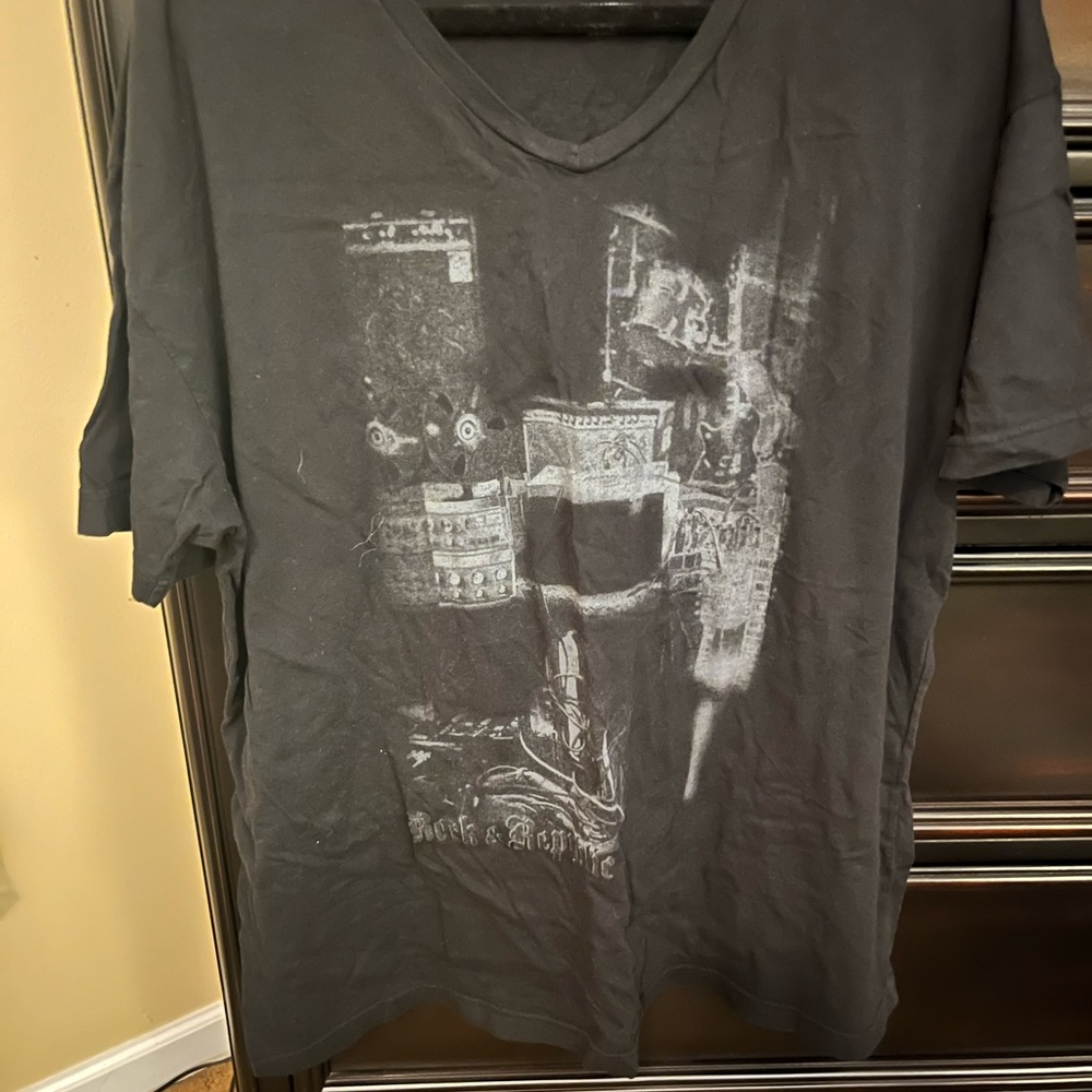 Rock & Republic Charcoal Graphic Tee